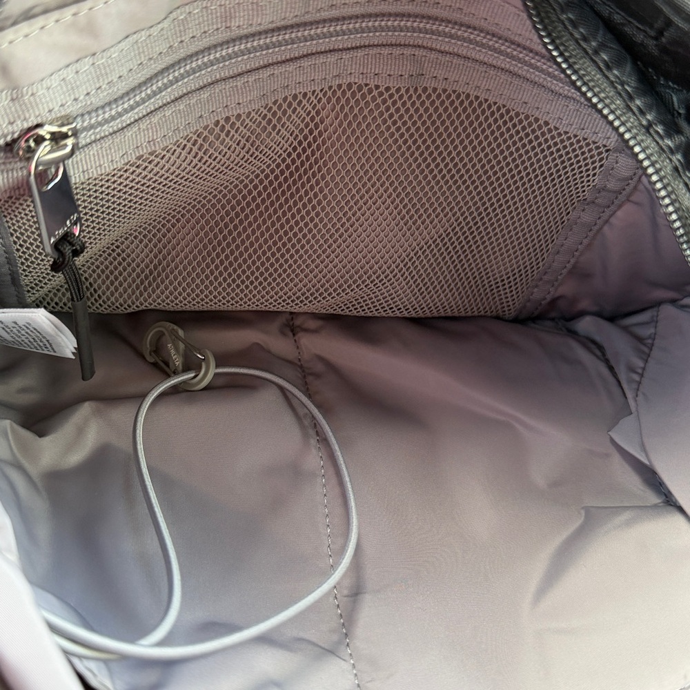 Athleta NWT Excursion‎ Waistbag Everywhere Stowaway Fanny Pack Bag Black - Picture 10 of 13